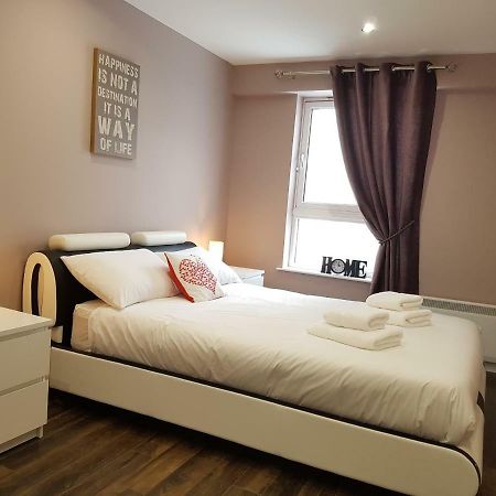 Glasgow 3 Bedroom Luxury Apartment Esterno foto